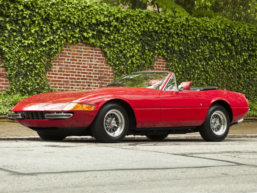  Ferrari 365 GTS/4 Daytona 1971 года  (фото 11 из 32)
